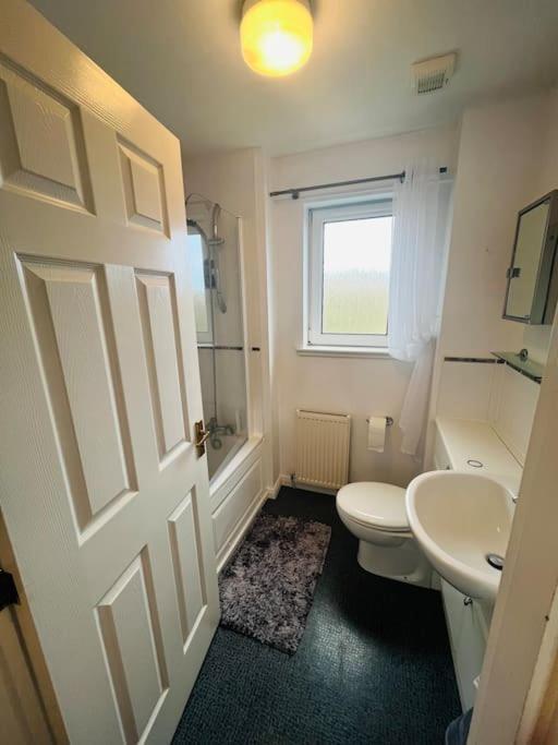 Lovely Entire 2 Bedroom Apartment Monifieth Bagian luar foto